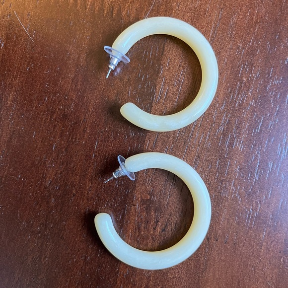 Lane Bryant Cream Earrings - Picture 3 of 3